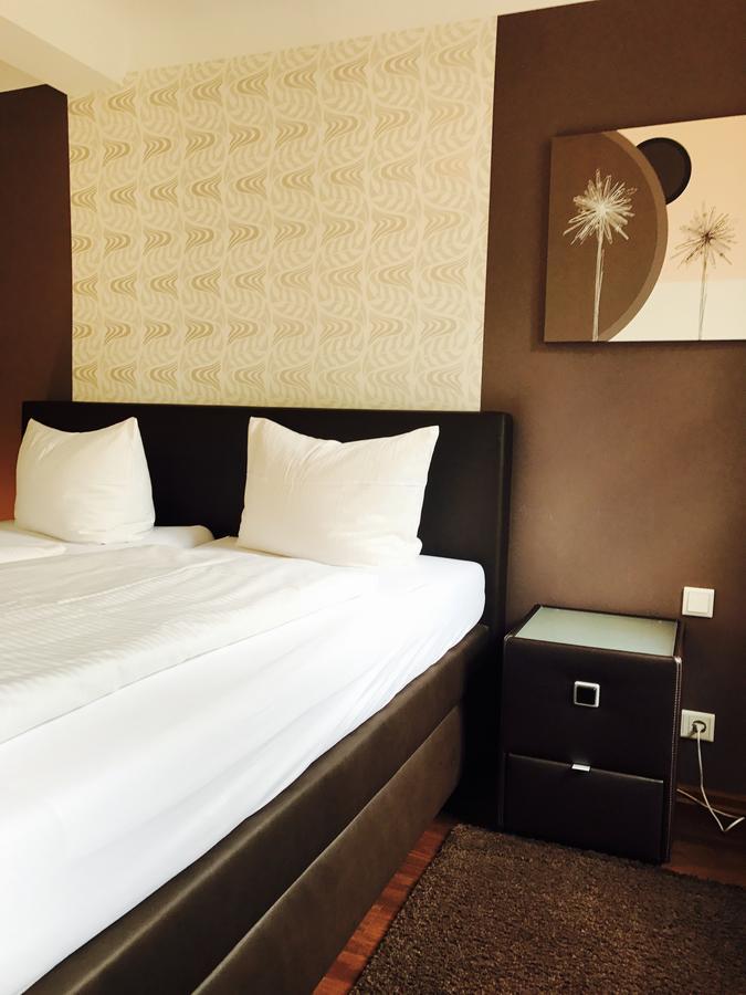 Zum Fehmelbauer Hotel คาร์ลชตัดท์ ภายนอก รูปภาพ